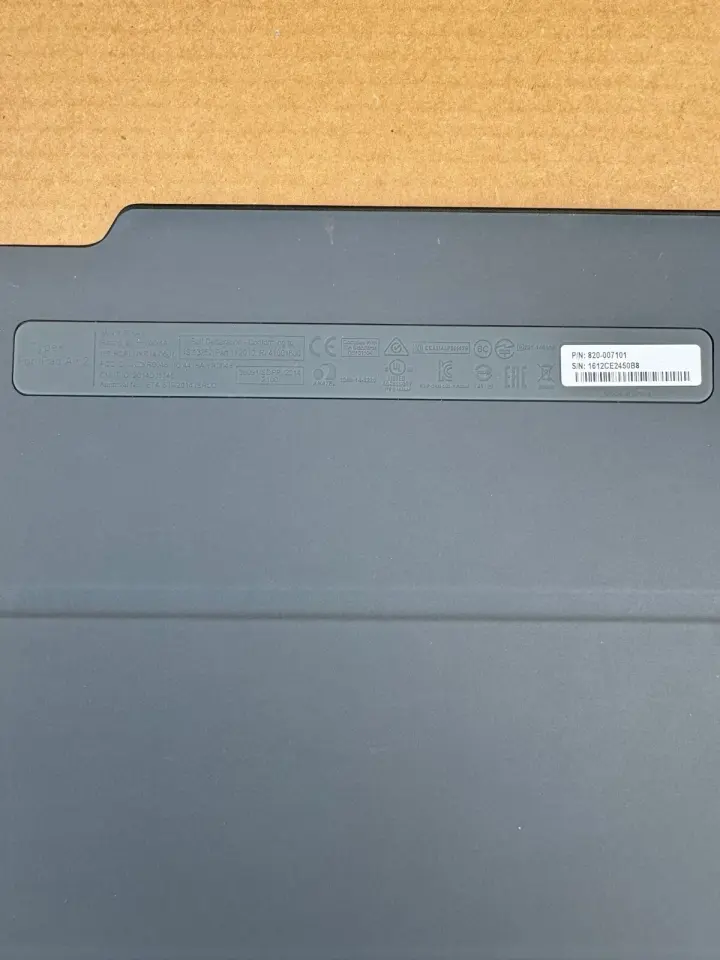 Logitech Y-R0048 iPad Air 2 Bluetooth Klavye + Kılıf ( 2.EL )
